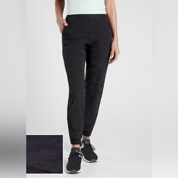 Athleta Pants - Athleta Brooklyn Camo Jogger in Black